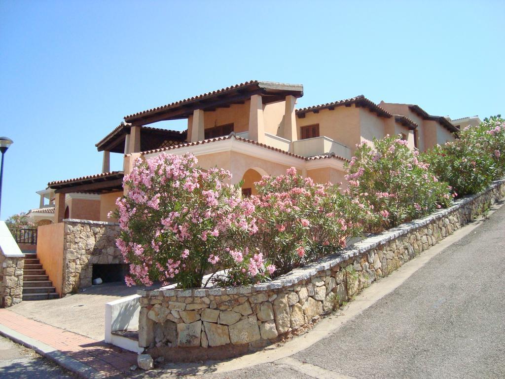 Case Vacanza Rosa Porto San Paolo  Exteriör bild
