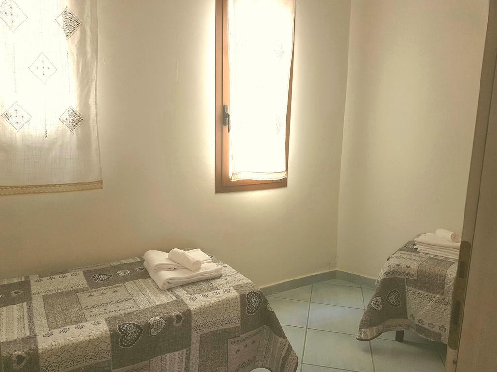 Case Vacanza Rosa Porto San Paolo  Exteriör bild